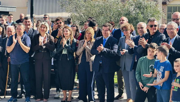 Μαθητές και φορείς του Άργους τίμησαν το «ΌΧΙ» με κατάθεση στεφάνων